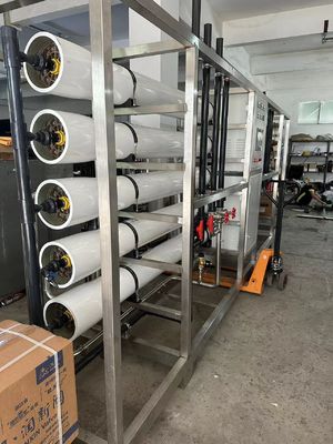 Buen precio Esterilizador UV Sistema RO de agua salobre 150-300 Psi Nivel de presión en línea