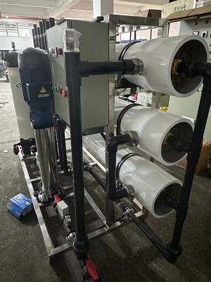 Buen precio 8040/4040 Sistema RO comercial de membrana 220V/380V para la purificación del agua en línea
