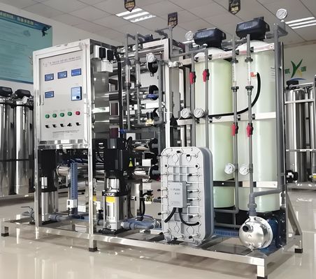 Buen precio Sistema de tratamiento de agua Siemens S7 PLC RO EDI con Filmtec / Toray Membrana en línea