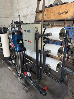 Buen precio Sistema comercial de refrigeración de 6000LPH para filtración de agua de pozo en línea