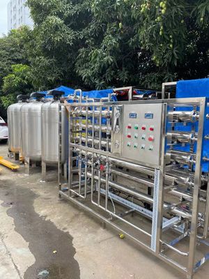 Buen precio Sistema industrial de purificación de agua por ósmosis inversa con una tasa de rechazo de sal del 98% en línea