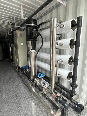 Buen precio 500 m3 por día Contenedor RO Sistema de tratamiento de agua móvil Solución en línea