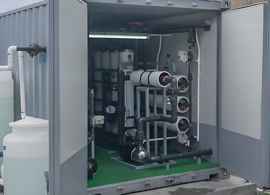 Buen precio Sistema de filtro de ósmosis inversa de agua salobre / salada 15-65kw en línea