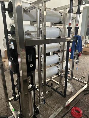 Buen precio 150-300 Psi Recuperación de la presión nominal Sistema RO de agua salada para agua de alimentación de pH de amplio rango en línea