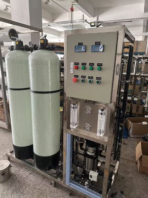 Buen precio Fuente de agua municipal Sistema de ósmosis inversa 10-50 M3/H 5-7 Etapas Tratamiento comercial de agua RO en línea