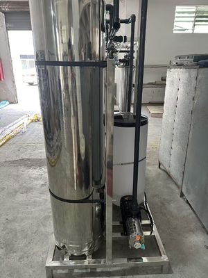 Buen precio Sistema comercial de ósmosis inversa de acero inoxidable y PVC para suministro de energía de 380V/50Hz en entornos industriales en línea
